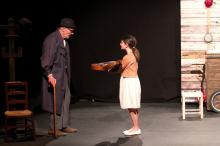 Tiens grand-père à toi de jouer maintenant.